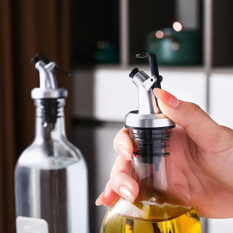 Oil Bottle Stopper Rubber Lock Plug Seal Leak-proof Food Grade Plastic Nozzle Sprayer Liquor Dispenser Wine Pourers Bar Tools